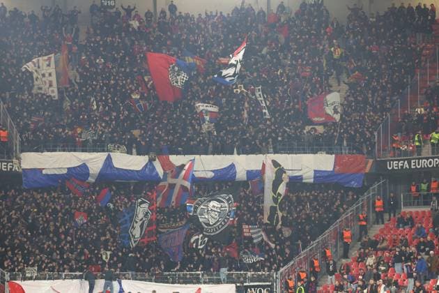 24.09.2025, xrekx, Fussball UEFA Europa League, SC Freiburg - FC Basel v.l. Basel Fans ,Stimmung, Schals, Trikot, Fahne, Banner, Ultras, Zuschauer, Besucher, Choreo, Choreografie, atmosphere, spectators, Visitors (DFL DFB REGULATIONS PROHIBIT ANY USE OF PHOTOGRAPHS as IMAGE SEQUENCES and or QUASI-VIDEO) Freiburg