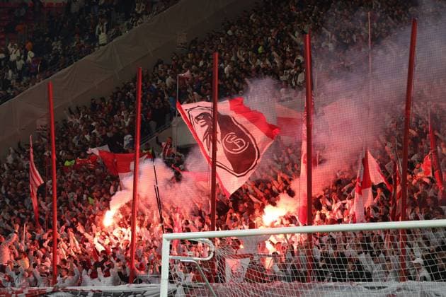 24.09.2025, xrekx, Fussball UEFA Europa League, SC Freiburg - FC Basel v.l. Freiburg Fans ,Stimmung, Schals, Trikot, Fahne, Banner, Ultras, Zuschauer, Besucher, Choreo, Choreografie, atmosphere, spectators, Visitors (DFL DFB REGULATIONS PROHIBIT ANY USE OF PHOTOGRAPHS as IMAGE SEQUENCES and or QUASI-VIDEO) Freiburg
