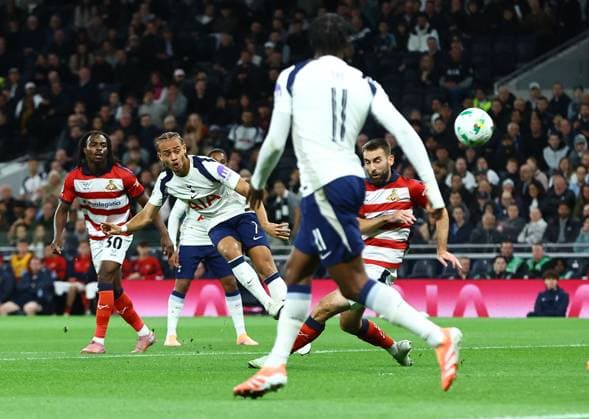 Xavi Simons of Tottenham Hotspur shoots Tottenham Hotspur v Doncaster Rovers, EFL Carabao Cup, Third Round, Football, Tottenham Hotspur Stadium, London, UK - 24 Sep 2025London Tottenham Hotspur Stadium United Kingdom EDITORIAL USE ONLY No use with unauthorised audio, video, data, fixture lists, club league logos or live services. Online in-match use limited to 120 images, no video emulation. No use in betting, games or single club league player publications.  Copyright: xMichaelxZemanek Shutterstockx 15498598j