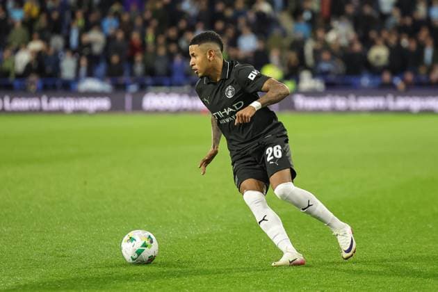 Carabao Cup Round 3 Huddersfield Town v Manchester City Savinho of Manchester City with the ball during the Carabao Cup Round 3 match Huddersfield Town vs Manchester City at Accu Stadium, Huddersfield, United Kingdom, 24th September 2025 (Photo by Mark Cosgrove News Images) Huddersfield Accu Stadium West Yorkshire United Kingdom Copyright: xMarkxCosgrove NewsxImagesx