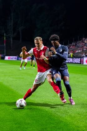 UEFA Europa League: S.C. Braga v Feyenoord Braga - Gustaf Lagerbielke of SC Braga and Gaoussou Diarra of Feyenoord during the first match of the UEFA Europa League 2025 2026. The match is set between S.C. Braga and Feyenoord at Estadio Municipal de Braga on 24 September 2025 in Braga, Portugal. Copyright: xYannickxVerhoevenx
