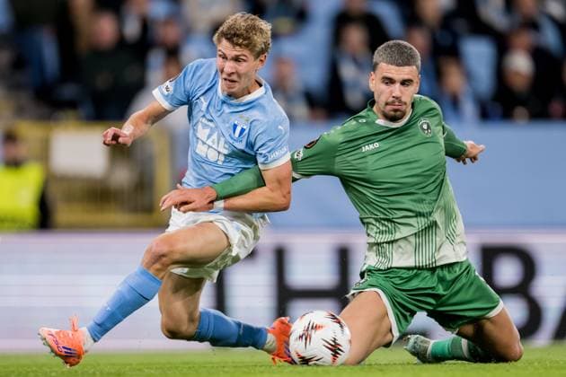 250924 Hugo Bolin of Malmö FF and Edvin Kurtulus of Ludogorets during the UEFA Europa League football match between Malmö FF and Ludogorets on September 24, 2025 in Malmö. Photo: Petter Arvidson BILDBYRAN kod PA PA1085 fotboll football soccer fotball uefa europa league europa league malmö ff ludogorets bbeng bbauto Copyright: PETTERxARVIDSON BB250924PA127