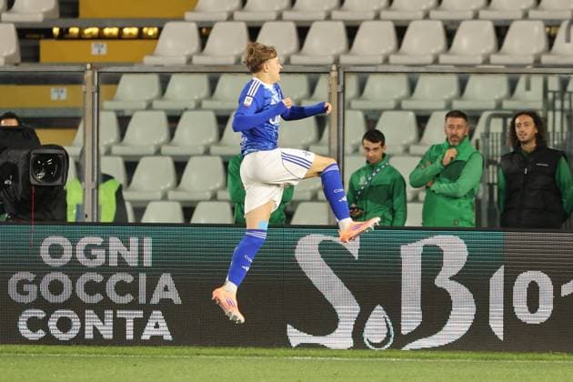 Como™s Como 1907 s jesus Rodriguez celebrate during the Frecciarossa Italian Cup 2025 2026 soccer match between Como and Sassuolo at Stadio Giuseppe Sinigaglia in Como , North Italy , Wednesday , September 24 2025. - Soccer  Copyright: xAntonioxSaia LaPressex