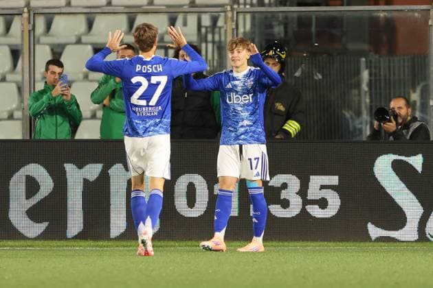 Como™s Como 1907 s jesus Rodriguez celebrate during the Frecciarossa Italian Cup 2025 2026 soccer match between Como and Sassuolo at Stadio Giuseppe Sinigaglia in Como , North Italy , Wednesday , September 24 2025. - Soccer  Copyright: xAntonioxSaia LaPressex