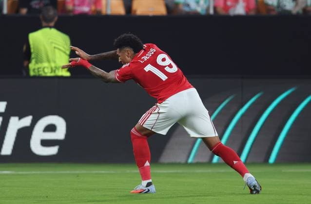 Igor Jesus of Nottingham Forest celebrates scoring a goal to make it 1-1 Real Betis v Nottingham Forest, UEFA Europa League, Football, Villamarin Stadium, Seville, Spain - 24 Sep 2025Seville Villamarin Stadium Spain EDITORIAL USE ONLY No use with unauthorised audio, video, data, fixture lists, club league logos or live services. Online in-match use limited to 120 images, no video emulation. No use in betting, games or single club league player publications. Copyright: xAntonioxPozo Shutterstockx 15498594j