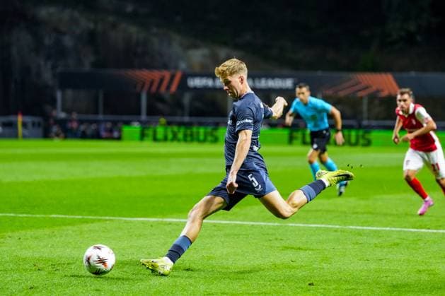 UEFA Europa League: S.C. Braga v Feyenoord Braga - Gijs Smal of Feyenoord during the first match of the UEFA Europa League 2025 2026. The match is set between S.C. Braga and Feyenoord at Estadio Municipal de Braga on 24 September 2025 in Braga, Portugal. Copyright: xYannickxVerhoevenx