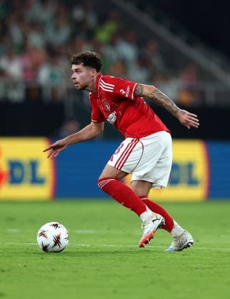 Neco Williams of Nottingham Forest on the ball Real Betis v Nottingham Forest, UEFA Europa League, Football, Villamarin Stadium, Seville, Spain - 24 Sep 2025Seville Villamarin Stadium Spain EDITORIAL USE ONLY No use with unauthorised audio, video, data, fixture lists, club league logos or live services. Online in-match use limited to 120 images, no video emulation. No use in betting, games or single club league player publications. Copyright: xAntonioxPozo Shutterstockx 15498594y