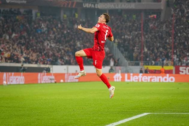Fussball: UEFA Europa League 2025 26, 1. Spieltag - SC Freiburg vs FC Basel - Europa-Park-Stadion (Freiburg): Tor und Torjubel zum 1:0 durch Patrick Osterhage (SC Freiburg, 06) Freude, Emotionen, Jubel Freiburg im Breisgau Baden-Württemberg Deutschland Copyright: xJOERANxSTEINSIEKx