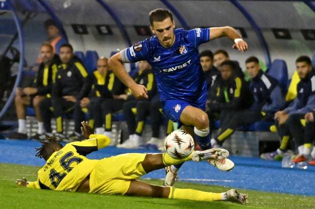 Zagreb, Croatia, September 24th 2025, Bruno Goda of Dinamo (R) in action against Dorgeles Nene of Fenerbahce (L) during the UEFA Europa League, League phase Matchday 1, match between Dinamo Zagreb (Croatia) and Fenerbahce (Turkey) at Stadium Maksimir, Zagreb, Croatia.(Photo by Igor Kupljenik Sports Press Photo)  Copyright: xIgorxKupljenikx xSPPx Sportspressphoto_SPR31305