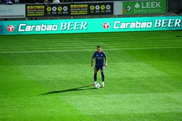 Ben White of Arsenal in front of Carabao branding on the internal LED boards Port Vale v Arsenal, EFL Carabao Cup, Third Round, Football, Vale Park, Stoke-on-Trent, UK - 24 Sep 2025Stoke-on-Trent Vale Park United Kingdom EDITORIAL USE ONLY No use with unauthorised audio, video, data, fixture lists, club league logos or live services. Online in-match use limited to 120 images, no video emulation. No use in betting, games or single club league player publications. Copyright: xPaulxCurrie Shutterstockx 15498603bt