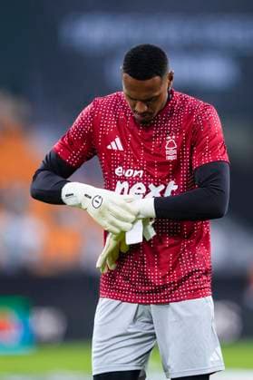 September 24, 2025, Sevilla, Sevilla, SPAIN: John Victor of Nottingham Forest FC warms up during the UEFA Europa League, football match played between Real Betis and Nottingham Forest at La Cartuja stadium on September 24, 2025, in Sevilla, Spain. Sevilla SPAIN - ZUMAa181 20250924_zaa_a181_160 Copyright: xJoaquinxCorcherox