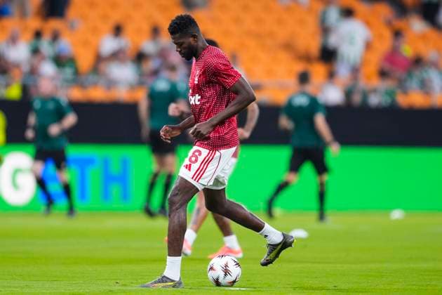 September 24, 2025, Sevilla, Sevilla, SPAIN: Ibrahim Sangare of Nottingham Forest FC warms up during the UEFA Europa League, football match played between Real Betis and Nottingham Forest at La Cartuja stadium on September 24, 2025, in Sevilla, Spain. Sevilla SPAIN - ZUMAa181 20250924_zaa_a181_162 Copyright: xJoaquinxCorcherox