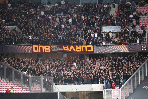 24.09.2025 Europa League Fase a Gironi : Nizza vs Roma Nella foto: Tifosi Roma con striscione capovolto& xD;(Foto Gino Mancini)  Copyright: xGinoxMancini IPAxSportx xipa-agency.netx xx IPA_65695263 IPA_Agency_IPA65695263