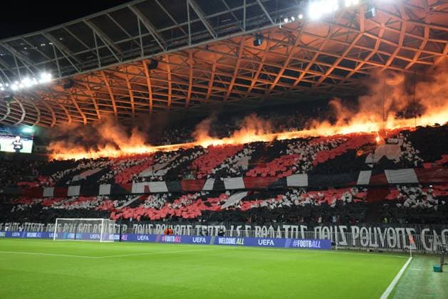 OGC NICE AS ROMA EUROPA LEAGUE PHOTOPQR NICE MATIN Sebastien Botella ; NICE ; 24 09 2025 ; OGC NICE AS ROMA EUROPA LEAGUE FOOTBALL Tifo supporters Nice Populaire NICE France  Copyright: xPHOTOPQR NICExMATIN MAXPPPxSebastienxBotellax 20250924NIM5896 20250924NIM5896