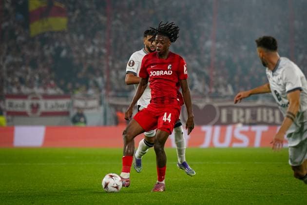 Fussball: UEFA Europa League 2025 26, 1. Spieltag - SC Freiburg vs FC Basel - Europa-Park-Stadion (Freiburg): Johan Manzambi (SC Freiburg, 44) Freiburg im Breisgau Baden-Württemberg Deutschland Copyright: xJOERANxSTEINSIEKx