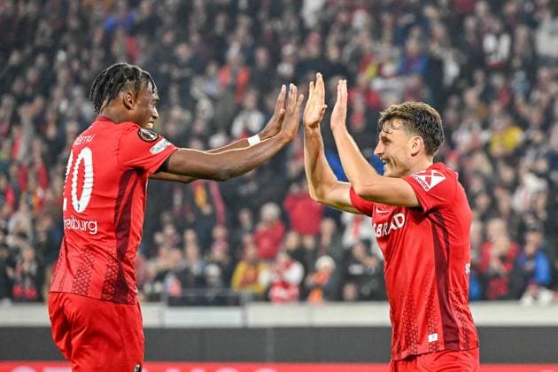 Junior Adamu (SC Freiburg, 20), Maximilian Eggestein (SC Freiburg, 08) jubeln ueber das Tor zum 2:0 durch Maximilian Eggestein (SC Freiburg, 08) GER, SC Freiburg - FC Basel, Fussball, Europa League, 1. Spieltag, Saison 2025 2026, 24.09.2025 GER, SC Freiburg - FC Basel, Fussball, Europa League, 1. Spieltag, Saison 2025 2026, 24.09.2025 Freiburg Copyright: xEibner-Pressefoto ThomasxHessx EP_THS