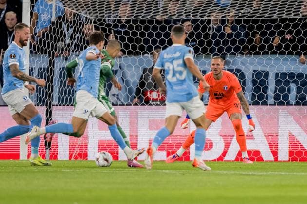 250924 Goalkeeper Robin Olsen of Malmö FF during the UEFA Europa League football match between Malmö FF and Ludogorets on September 24, 2025 in Malmö. Photo: Petter Arvidson BILDBYRAN kod PA PA1085 fotboll football soccer fotball uefa europa league europa league malmö ff ludogorets bbeng bbauto Copyright: PETTERxARVIDSON BB250924PA201