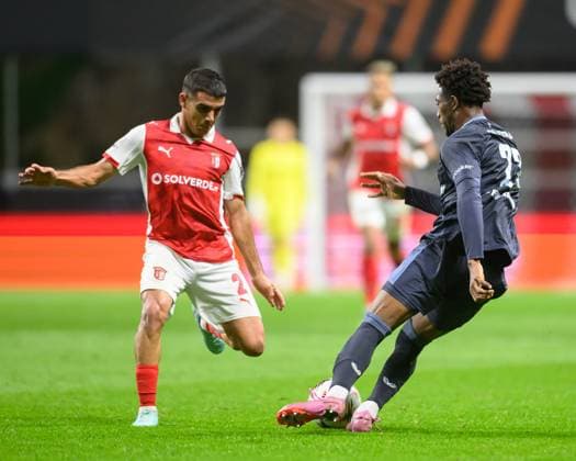 September 24, 2025, Braga, Braga, Portugal: GAOUSSOU DIARRA from Feyenoord seen on action during the UEFA Europe League 2025 26 match between SC Braga and Feyenoord, on September 24, 2025 at Estadio Municipal de Braga, Braga, Portugal Braga Portugal - ZUMAl192 20250924_zsp_l192_024 Copyright: xMiguelxLemosx