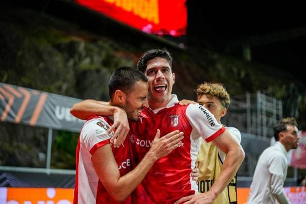 UEFA Europa League - SC Braga vs Feyenoord Braga, Portugal - 24 09 2025: UEFA Europa League match between SC Braga and Feyenoord at Estadio Municipal de Braga. 5 Braga defender, Leonardo Lelo and 50 Braga midfielder, Diego Rodrigues celebrates Mandatory Credit: Pedro Loureiro Avant Sports Agency Braga Estadio Municipal de Braga Portugal Copyright: xx