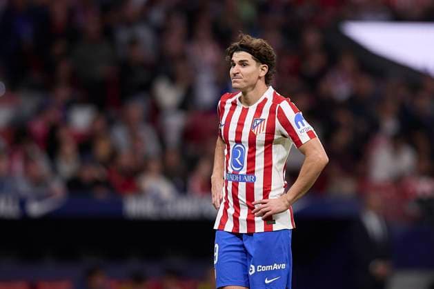 Julian Alvarez (Atletico de Madrid) gestures during the LaLiga EA Sports match between AtlÃ tico Madrid v Rayo Vallecano at Riyahd Air Metropolitano on September 24, 2025 in Madrid, Spain. (Photo by Manu Reino DeFodi Images) Julian Alvarez Atletico de Madrid gestures during the LaLiga EA Sports match between AtlÃ tico Madrid v Rayo Vallecano at Riyahd Air Metropolitano on September 24, 2025 in Madrid, Spain Photo by Manu Reino DeFodi Images