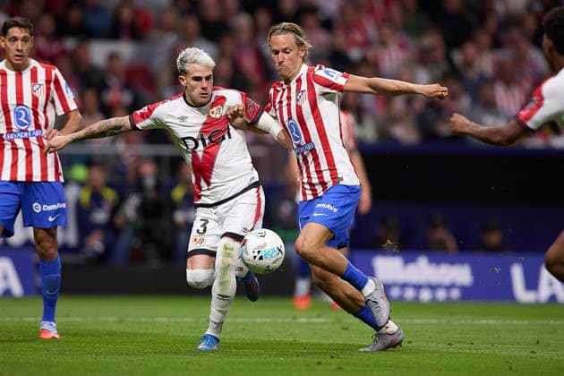 Marcos Llorente (Atletico de Madrid) and Pep Chavarria (Rayo Vallecano) battle for the ball during the LaLiga EA Sports match between AtlÃ tico Madrid v Rayo Vallecano at Riyahd Air Metropolitano on September 24, 2025 in Madrid, Spain. (Photo by Manu Reino DeFodi Images) Marcos Llorente Atletico de Madrid and Pep Chavarria Rayo Vallecano battle for the ball during the LaLiga EA Sports match between AtlÃ tico Madrid v Rayo Vallecano at Riyahd Air Metropolitano on September 24, 2025 in Madrid, Spain Photo by Manu Reino DeFodi Images