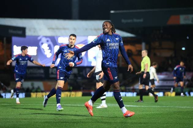 Football - Carabao Cup - 3rd Round - Port Vale v Arsenal 24th September 2025 - Carabao Cup - 3rd Round - Port Vale v Arsenal - Eberechi Eze of Arsenal celebrates after scoring their 1st goal - Photo: Simon Stacpoole Offside. Burslem UK Copyright: xSimonxStacpoolexOffside