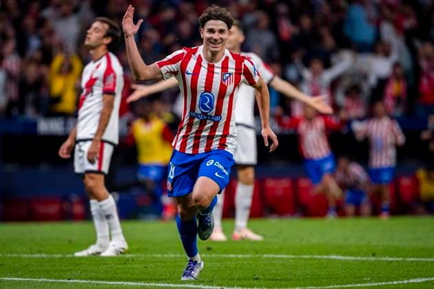 Atletico de Madrid v Rayo Vallecano - LaLiga EA Sports Julian Alvarez of Atletico de Madrid celebrates his goal during the LaLiga EA Sports football match between Atletico de Madrid and Rayo Vallecano at Estadio Riyadh Air Metropolitano on September 24, 2025 in Madrid, Spain. Madrid Estadio Riyadh Air Metropolitano Madrid Spain Copyright: xAlbertoxGardinx AGardin_20250924_Foot_Liga_Atl_Mad_Rayo_0599