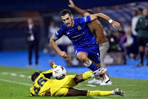 Croatia, Zagreb, 240925. Maksimir Stadium. UEFA Europa League 1st round match, GNK Dinamo - Fenerbahce SK. In the photo: Nene Dorgeles, Bruno Goda. Photo: Damir Krajac CROPIX Zagreb Croatia Copyright: xxDamirxKrajacx dinamo_fenerbahce75-240925