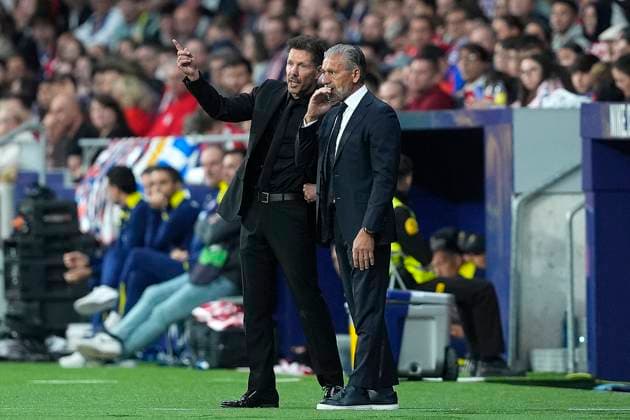 ATLETICO DE MADRID v RAYO VALLECANO. LA LIGA 2025 2026. ROUND 6. Atletico de Madrid s coach Diego Pablo Cholo Simeone and second coach Nelson Vivas during La Liga match. September 13, 2025. (ALTERPHOTOS Acero) MadridSpain  Copyright: xAcerox