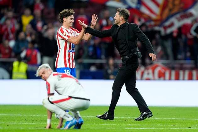 ATLETICO DE MADRID v RAYO VALLECANO. LA LIGA 2025 2026. ROUND 6. Atletico de Madrid s coach Diego Pablo Cholo Simeone (r) and Julian Alvarez celebrate the victory in La Liga match. September 13, 2025. (ALTERPHOTOS Acero) MadridSpain  Copyright: xAcerox