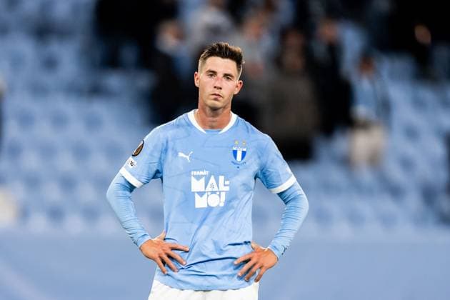 250924 Lasse Berg Johnsen of Malmö FF looks dejected after the UEFA Europa League football match between Malmö FF and Ludogorets on September 24, 2025 in Malmö. Photo: Petter Arvidson BILDBYRAN kod PA PA1085 fotboll football soccer fotball uefa europa league europa league malmö ff ludogorets bbeng depp Copyright: PETTERxARVIDSON BB250924PA274