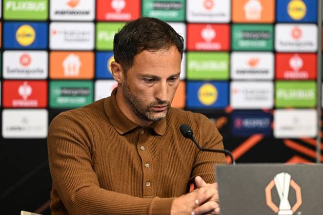 press conference, PK, Pressekonferenz following Dinamo Zagreb v Fenerbahce - UEFA Europa League ZAGREB, CROATIA - SEPTEMBER 24: Head Coach of Fenerbahce Domenico Tedesco speaks during the press conference following the UEFA Europa League week 1 match between Dinamo Zagreb and Fenerbahce at Maksimir Stadium in Zagreb, Croatia, on September 24, 2025. Elif Ozturk Anadolu Zagreb Croatia. Editorial use only. Please get in touch for any other usage.  Copyright: x2025xAnadoluxElifxOzturkx