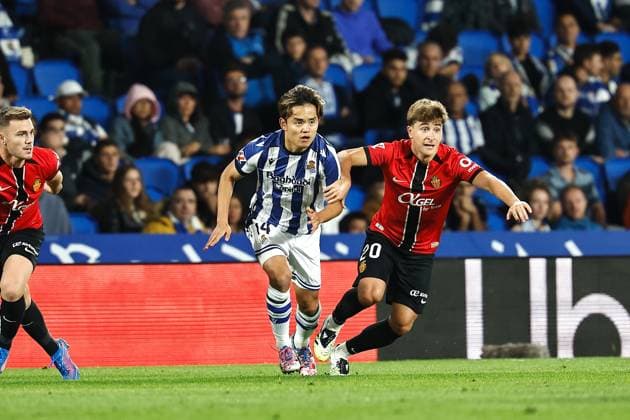 (L-R) Takefusa Kubo (Sociedad), Pablo Torre (Mallorca), SEPTEMBER 24, 2025 - Football Soccer : Spanish LaLiga EA Sports match between Real Sociedad - RCD Mallorca at the Estadio de Anoeta in San Sebastian, Spain. Noxthirdxpartyxsales  aflo_304691590
