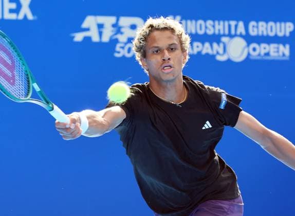September 25, 2025, Tokyo, Japan - gabriel Diallo of Canad returns the ball against Taylor Fritz of the United States during single round 32 at the the Japan Open Tennis tournament in Tokyo on Thursday, September 25, 2025. Fritz defeated Diallo 4-6, 6-3, 7-6. (photo by Yoshio Tsunoda AFLO) Noxthirdxpartyxsales  aflo_304714343