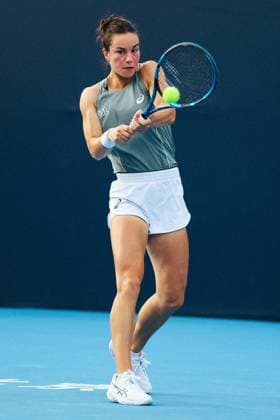 BEIJING, CHINA - SEPTEMBER 25: Lois Boisson of France competes in the Women s Singles Round of 128 match against Dalma Galfi of Hungary on day 4 of the 2025 China Open at National Tennis Center on September 25, 2025 in Beijing, China.  Copyright: xVCGx 111593137100