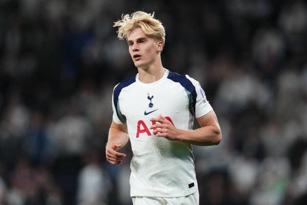 UK: Tottenham Hotspur FC v Villarreal CF. UEFA Champions League. Matchday 1. Lucas Bergvall of Tottenham Hotspur during the UEFA Champions League match, between Tottenham Hotspur FC and Villarreal CF, matchday 1, played at Tottenham Hotspur Stadium on September 16, 2025 in London, Spain. kpng Copyright: xBaguxBlancox xPRESSINx PS_2509217_TOT_VIL_2526_219