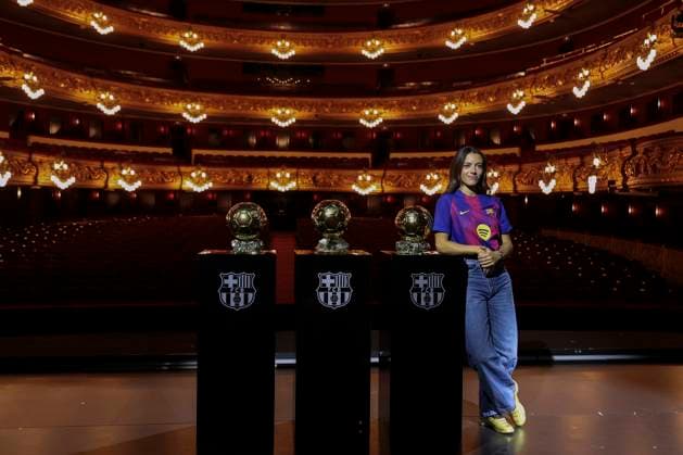 September 25, 2025, Barcelona, Barcelona, SPAIN: Aitana Bonmati of FC Barcelona, Barca poses with her three Ballon d Or awards at the Gran Teatre del Liceu on September 25, 2025 in Barcelona, Spain. Barcelona SPAIN - ZUMAa181 20250925_zaa_a181_001 Copyright: xJavierxBorregox