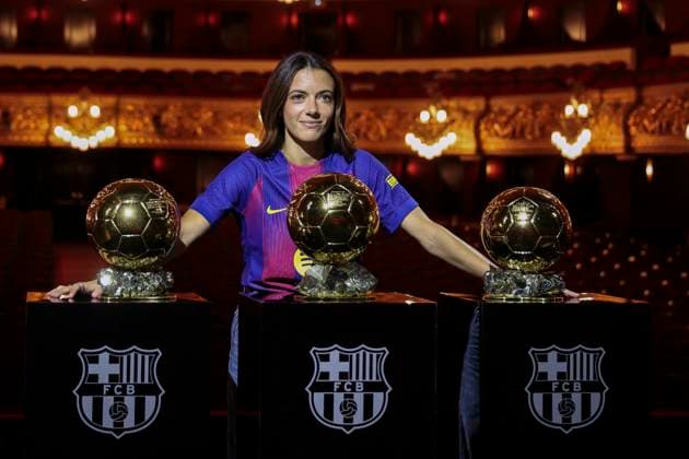 September 25, 2025, Barcelona, Barcelona, SPAIN: Aitana Bonmati of FC Barcelona, Barca poses with her three Ballon d Or awards at the Gran Teatre del Liceu on September 25, 2025 in Barcelona, Spain. Barcelona SPAIN - ZUMAa181 20250925_zaa_a181_003 Copyright: xJavierxBorregox