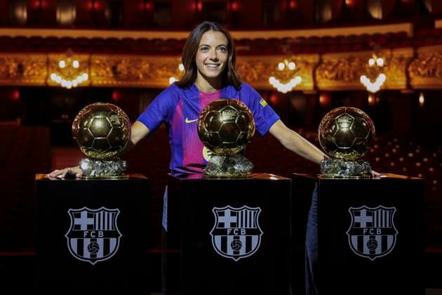 September 25, 2025, Barcelona, Barcelona, SPAIN: Aitana Bonmati of FC Barcelona, Barca poses with her three Ballon d Or awards at the Gran Teatre del Liceu on September 25, 2025 in Barcelona, Spain. Barcelona SPAIN - ZUMAa181 20250925_zaa_a181_013 Copyright: xJavierxBorregox