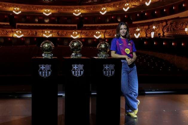 September 25, 2025, Barcelona, Barcelona, SPAIN: Aitana Bonmati of FC Barcelona, Barca poses with her three Ballon d Or awards at the Gran Teatre del Liceu on September 25, 2025 in Barcelona, Spain. Barcelona SPAIN - ZUMAa181 20250925_zaa_a181_018 Copyright: xJavierxBorregox