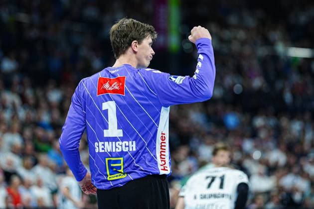 Jubel nach Parade Malte Semisch (GWD Minden, 01) GER, THW Kiel vs. GWD Minden, Handball, 1. Bundesliga, Spieltag 15, Saison 2025 2026, 25.09.2025 GER, THW Kiel vs. GWD Minden, Handball, 1. Bundesliga, Spieltag 15, Saison 2025 2026, 25.09.2025 Kiel Copyright: xEibner-Pressefoto MarcelxvonxFehrnx EP_MFN