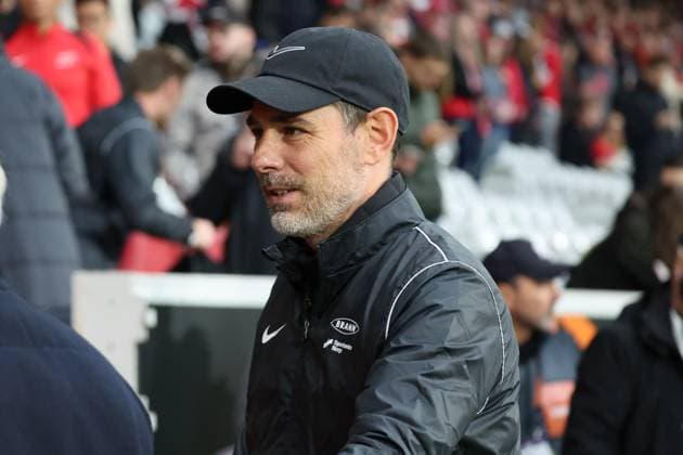 FOOTBALL : LOSC Lille vs SK Brann - UEFA Europa League - 25 09 2025 Freyr ALEXANDERSSON (entraineur SK Brann) lors du match LOSC Lille vs SK Brann, UEFA Europa League phase de ligue, Decathlon Arena stade Pierre Mauroy, le 25 septembre 2025 - photo Laurent Sanson PsnewZ  Copyright: xLaurentxSANSONx xPsnewZx
