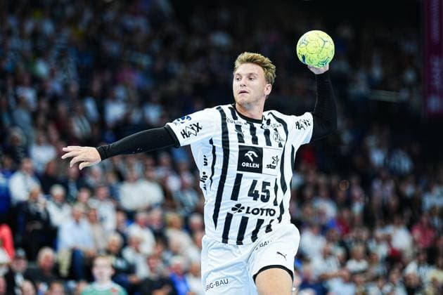 Wurf Tor Emil Wernsdorf Madsen (THW Kiel, 45) GER, THW Kiel vs. GWD Minden, Handball, 1. Bundesliga, Spieltag 15, Saison 2025 2026, 25.09.2025 GER, THW Kiel vs. GWD Minden, Handball, 1. Bundesliga, Spieltag 15, Saison 2025 2026, 25.09.2025 Kiel Copyright: xEibner-Pressefoto MarcelxvonxFehrnx EP_MFN