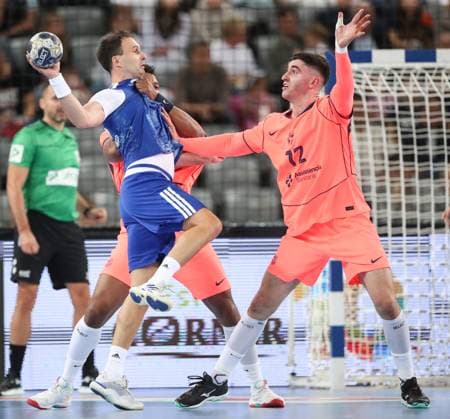 RK Zagreb v Barca - EHF Champions League - Group Phase ZAGREB, CROATIA - SEPTEMBER 25: Igor Karacic of Rk Zagreb and Ludovic Fabregas of FC Barcelona, Barca in action during EHF Machineseeker Champions league match between RK Zagreb and FC Barcelona at Arena Zagreb on September 25, 2025 in Zagreb, Croatia.  GoranxStanzl PIXSELL