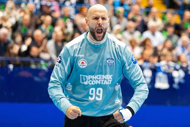 25.09.2025, xkwix, Handball, 1. Handball-Bundesliga, DAIKIN HBL 2025 26, TBV Lemgo Lippe - Bergischer HC, PHOENIX CONTACT Arena: TBV Torwart Urh Kastelic (TBV Lemgo Lippe 99) Jubelt nach gehaltenem Wurf aufs Tor NRW Deutschland