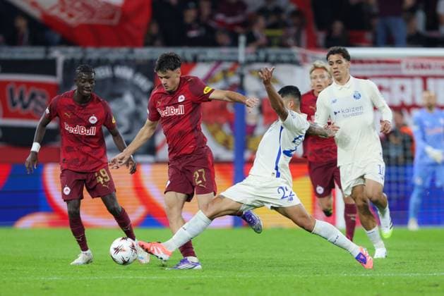 SOCCER - UEFA EL, RBS vs Porto SALZBURG,AUSTRIA,25.SEP.25 - SOCCER - UEFA Europa League, Red Bull Salzburg vs FC Porto. Image shows Kerim Alajbegovic (RBS) and Alan Varela (Porto).  GEPAxpictures xMathiasxMandl