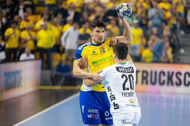 KIELCE 25.09.2025 MECZ 3. KOLEJKA LIGA MISTRZOW PILKA RECZNA MEZCZYZN SEZON 2025 2026 --- MENS HANDBALL EHF CHAMPIONS LEAGUE SEASON 2025 2026 MATCH: INDUSTRIA KIELCE - FUCHSE BERLIN ALEX DUJSHEBAEV FOT. MICHAL TRZPIS 400MM.PL NEWSPIX.PL --- newspix.pl 