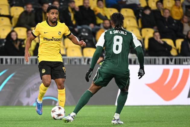 BERN, SWITZERLAND - SEPTEMBER 25: Saidy Janko of Young Boys l) against Renato Sanches of Panathinaikos r) during the UEFA Europa League 2025 26 League Phase MD1 match between BSC Young Boys and Panathinaikos FC at Stadion Wankdorf on September 25, 2025 in Bern, Switzerland. Bern Stadion Wankdorf Bern Switzerland Copyright: xJustPictures.ch ManuelxWinterbergerx jp-en-EuSpIm-MWI_3588