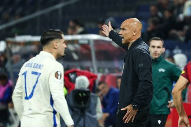 SOCCER - UEFA EL, RBS vs Porto SALZBURG,AUSTRIA,25.SEP.25 - SOCCER - UEFA Europa League, Red Bull Salzburg vs FC Porto. Image shows head coach Thomas Letsch (RBS).  GEPAxpictures xDavidxGeieregger