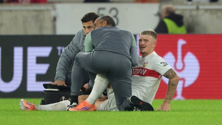 Stuttgart , Europa League Fußball VfB Stuttgart vs. Celta Vigo, Finn Jeltsch (VfB) verletzt sich Gemäß den Vorgaben der DFL Deutschen Fußball Liga ist es untersagt, in dem Stadion und oder vom Spiel angefertigte Fotoaufnahmen in Form von Sequenzbildern und oder videoähnlichen Fotostrecken zu verwerten bzw. verwerten zu lassen.